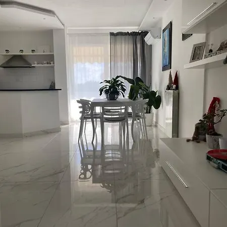 Luxury White Apartmán Viareggio