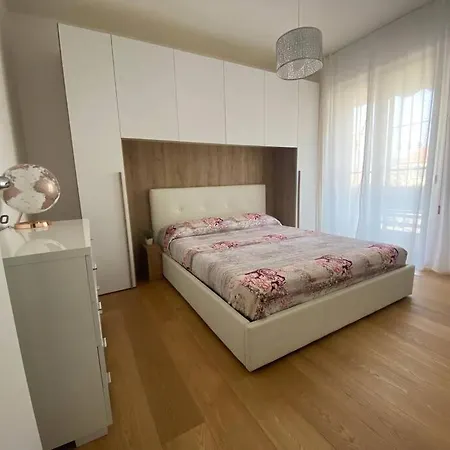 Luxury White Apartment